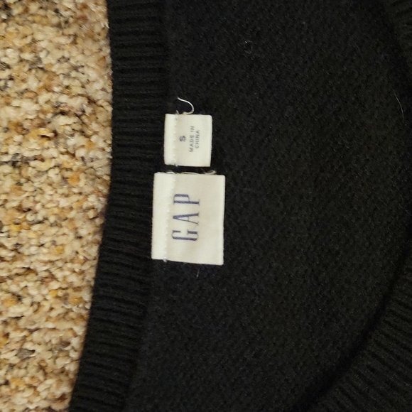Solid Black Knit GAP Sweater - S - Picture 2 of 5